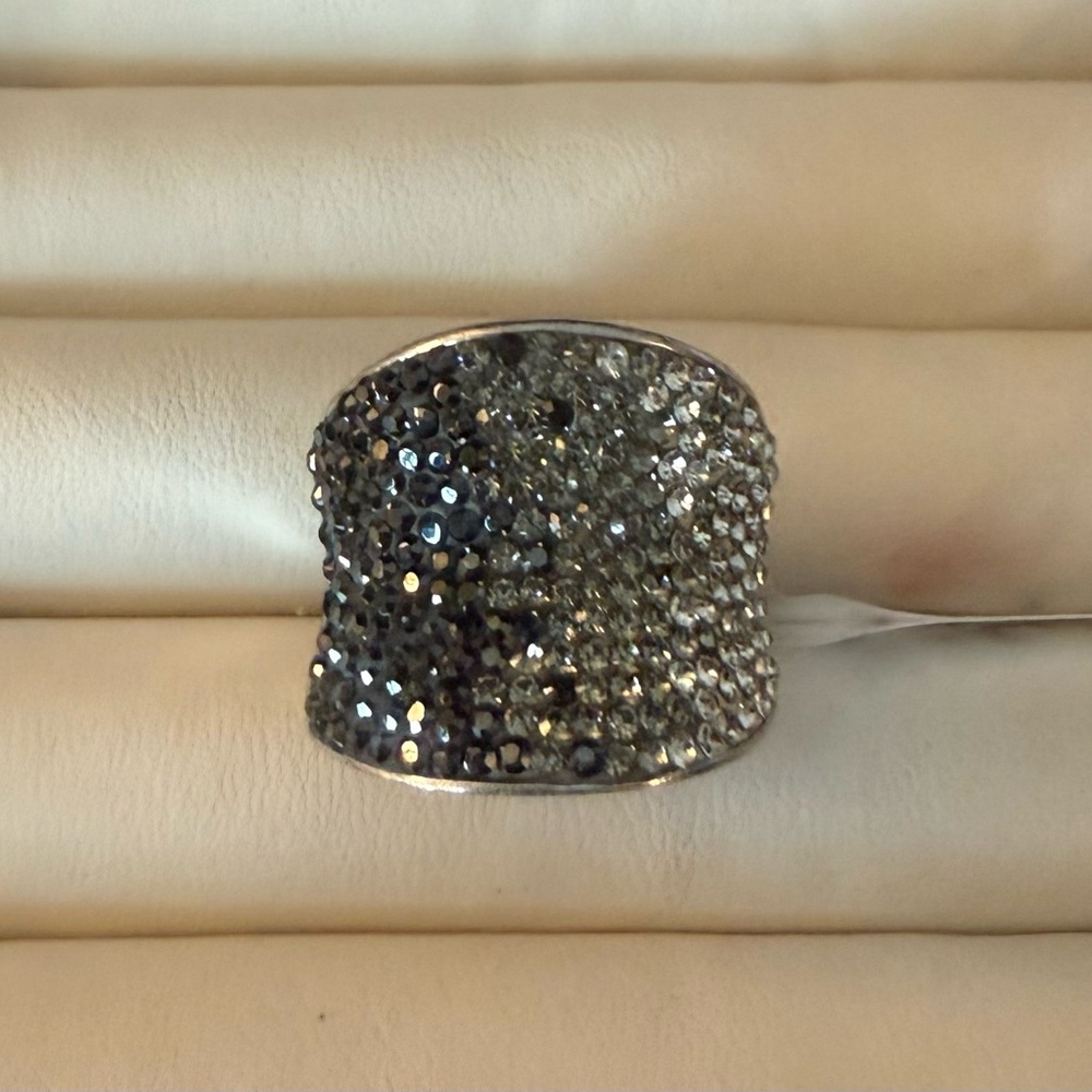 Dazzling Silver and Black Crystal Ring